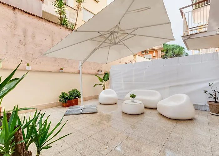 96 Degli Ubaldi Charming Suite With Terrace Near The Vatican And The Metro דירה רומא