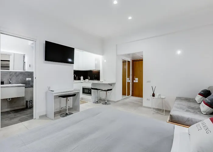 96 Degli Ubaldi Charming Suite With Terrace Near The Vatican And The Metro רומא