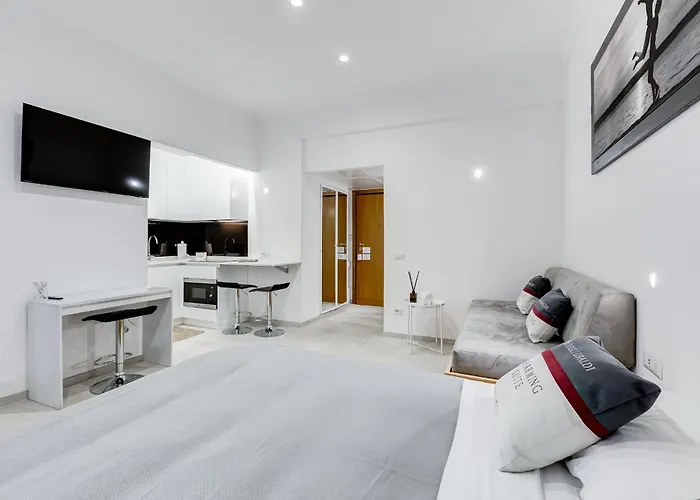 96 Degli Ubaldi Charming Suite With Terrace Near The Vatican And The Metro דירה רומא